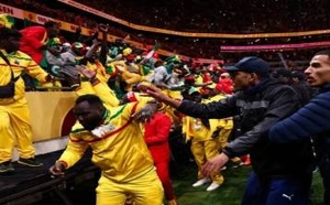 الكاف يتوعد بإجراءات تأديبية بعد توترات نهائي المغرب والسنغال