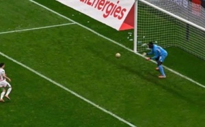 ضربة الجزاء الحاسمة.. ميندي يكشف طريقة تفكيره أمام دياز