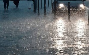 الأرصاد الجوية تحذر من تساقطات مهمة في الحسيمة ورياح عاتية في الناظور والدريوش