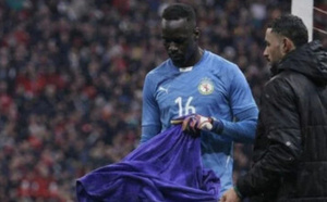 رئيس حكام"الكاف" يحسم الجدل حول "واقعة المنشفة"