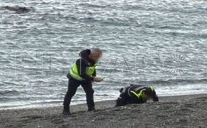 تفاصيل الاستنفار الأمني بشاطئ تراخال بسبتة عقب اكتشاف قنبلة يدوية