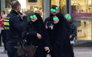 مستجدات اعتداء شرطي على سيدتين محجبتين بهولندا