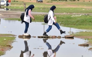 سوء الأحوال الجوية يغلق أبواب المدارس بتطوان يوم غد الإثنين