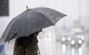 الأرصاد الجوية تتوقع طقساً غائماً وأمطاراً متفرقة مع هبوب رياح قوية غداً