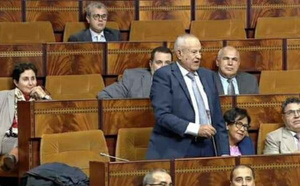 محمد أبركان يسائل وزير الرياضة عن تعثر  ملعب للقرب بزايو