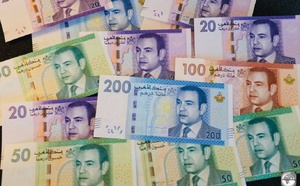 سعر الدرهم يرتفع أمام الدولار