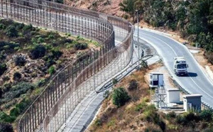 موجة برد قارس تزهق حياة مهاجر غير نظامي عند سياج المدينة المحتلة