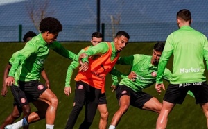 بعد تعافيه من الإصابة.. أوناحي يستأنف التداريب مع "خيرونا"