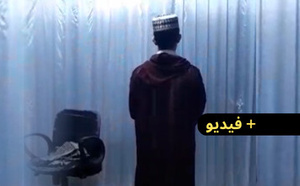 بصوت شجي.. طفل من البيضاء يؤم المصلين في صلاة التراويح بالناظور