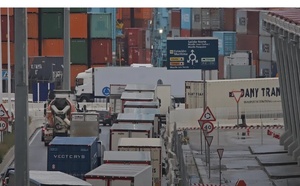 نظام حجز رقمي جديد في ميناء الجزيرة الخضراء لتنظيم حركة الشاحنات المتجهة إلى المغرب