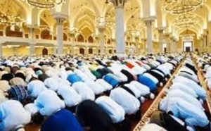 بسبب التقلبات الجوية..  صلاة العيد  في الحسيمة تقام بالمساجد