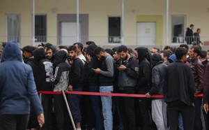 البرلمان الأوروبي يشدد سياسة الهجرة ويقر آلية “مراكز العودة”