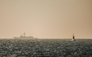 غواصة روسية وسفينة دعم تمران بمحاذاة السواحل المغربية