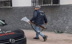 استنفار أمني بالدار البيضاء.. أطفال يعثرون على بندقية وسيف داخل سيارة مهجورة