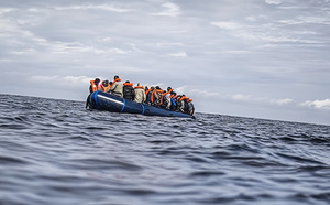جنايات الناظور تضرب بيد من حديد وتدين منظم هجرة غير نظامية بحكم مشدد وغرامة ثقيلة