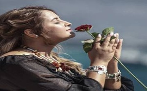 بعد 23 سنة من العطاء.. "سفيرة الشجن الريفي- تيفيور" تشكو تهميشا "يخنق" الإبداع ويقتل الأحلام