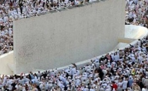 الحجاج يؤدون شعيرة رمي الجمرات بانسيابية في أول أيام التشريق