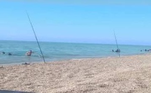 تهديد صامت يلاحق الأطفال والأسر.. سنارات الصيد تغزو فضاءات السباحة بشاطئ غانسو