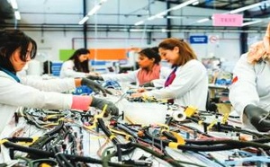 البنك الدولي.. الزواج ورعاية الأطفال يفرملان طموح المرأة المهني بالمملكة