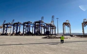 تسارع وتيرة تركيب رافعات ميناء الناظور غرب المتوسط