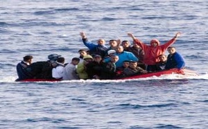 إسبانيا.. إنقاذ 16 مهاجرا جزائريا بينهم امرأة قضوا 6 أيام في عرض البحر