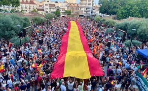 غضب إسباني واسع بسبب سبتة.. احتجاجات بالآلاف ومطالب برحيل سانشيز