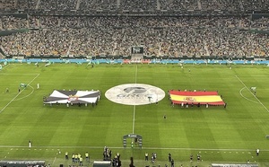 أزمة سبتة تقتحم الدوري الإسباني: علم المدينة يرفع في إشبيلية قبل لقاء ريال مدريد وبيتيس