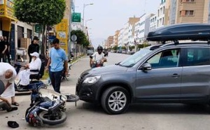 اصطدام بين سيارة مرقمة بالخارج ودراجة نارية يخلف إصابات وسط الدريوش
