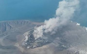 إندونيسيا.. ثوران بركاني يشل 8 مطارات ويؤثر على 150 ألف مسافر