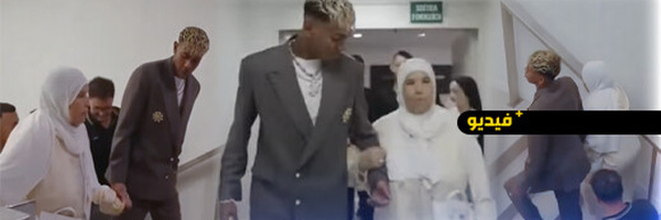  لامين يامال يوقّع عقده الجديد مع برشلونة بحضور جدّته