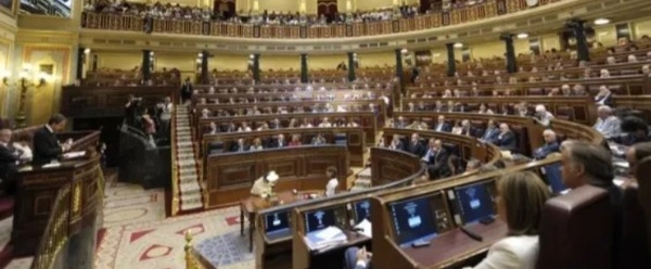 إسبانيا: البرلمان يدعو الحكومة لمراجعة اتفاق الشراكة مع المغرب