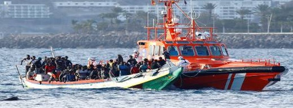 عمدة بجزر الكناري لمدريد: "أعيدوا المهاجرين إلى المغرب"