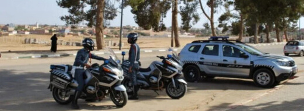 الأمن يوقف شخصًا يتجول بزي الدرك الملكي