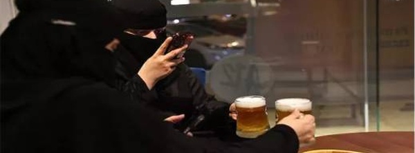 البيرة الحلال… مقاه بالرياض تعيد رسم مشهد الترفيه في السعودية