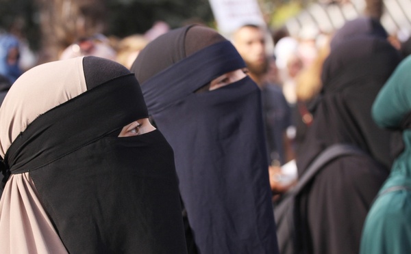 الجالية المسلمة بمليلية المحتلة ترحب برفض الحكومة لمقترح حظر النقاب