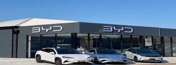 السيارات الكهربائية الصينية تغزو المغرب وتتحدى الهيمنة الأوروبية