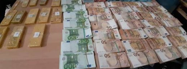 زلزال مالي في زايو.. الجمارك تحجز أكثر من 1.4 مليون يورو  و2 كلغ من الذهب