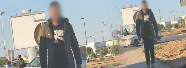 مواطنون يحذرون من أربعيني يحتال على المارة قرب مطار العروي