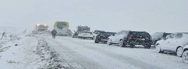 نشرة إنذارية.. ثلوج ورياح عاتية تضرب الحسيمة، الناظور والدريوش