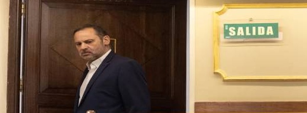 وزير إسباني سابق في السجن لأول مرة رغم حصانته البرلمانية