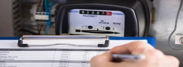 الحسيمة تغلي بسبب فواتير الماء والكهرباء.. أسر تحتج واتهامات بالغموض وغياب الشفافية