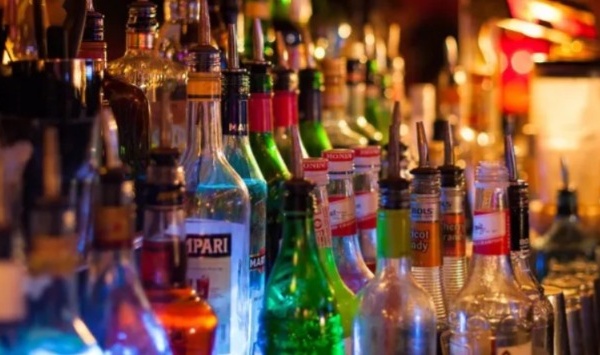 بريطانيا تحذر مواطنيها من استهلاك الخمور المغربية خلال زياراتهم للمملكة