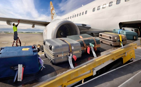 ريان إير تغرم مسافرا مغربيا بحجة تجاوز حقيبته المقاسات المفروضة