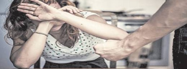 إسبانيا.. مغربي يعترف بضرب زوجته بـ "الحزام" ومنعها من الخروج لأن طعامها لم يعجبه