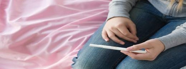 طفل بعمر 15 عاما يصبح أبا.. ووالدته تتقدم بطلب تزويجه من قاصر