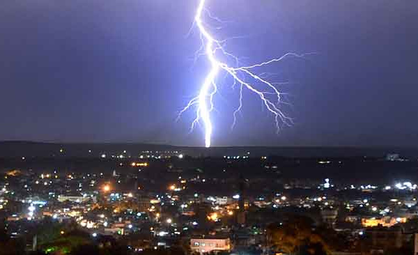 صاعقة رعدية تودي بحياة سيدة بتطوان