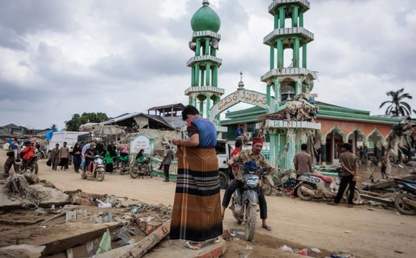 فيضانات في إندونيسيا تتسبب في مصرع 1003 أشخاص على الأقل 