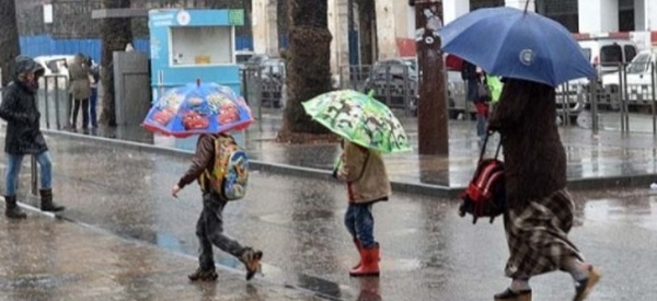 النشرة البرتقالية تعلق الدراسة بمدارس الحسيمة غدا الثلاثاء