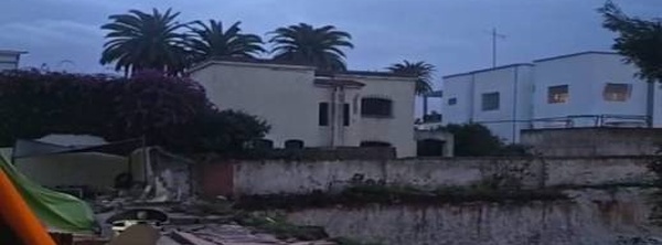 بسبب الأمطار.. سور مؤسسة تعليمية ينهار على حارسها ويتسبب في وفاته