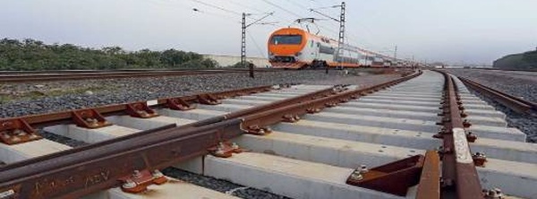 وزير النقل يفجر مفاجأة.. الحكومة تدرس ربط ميدلت بالناظور بخط سككي